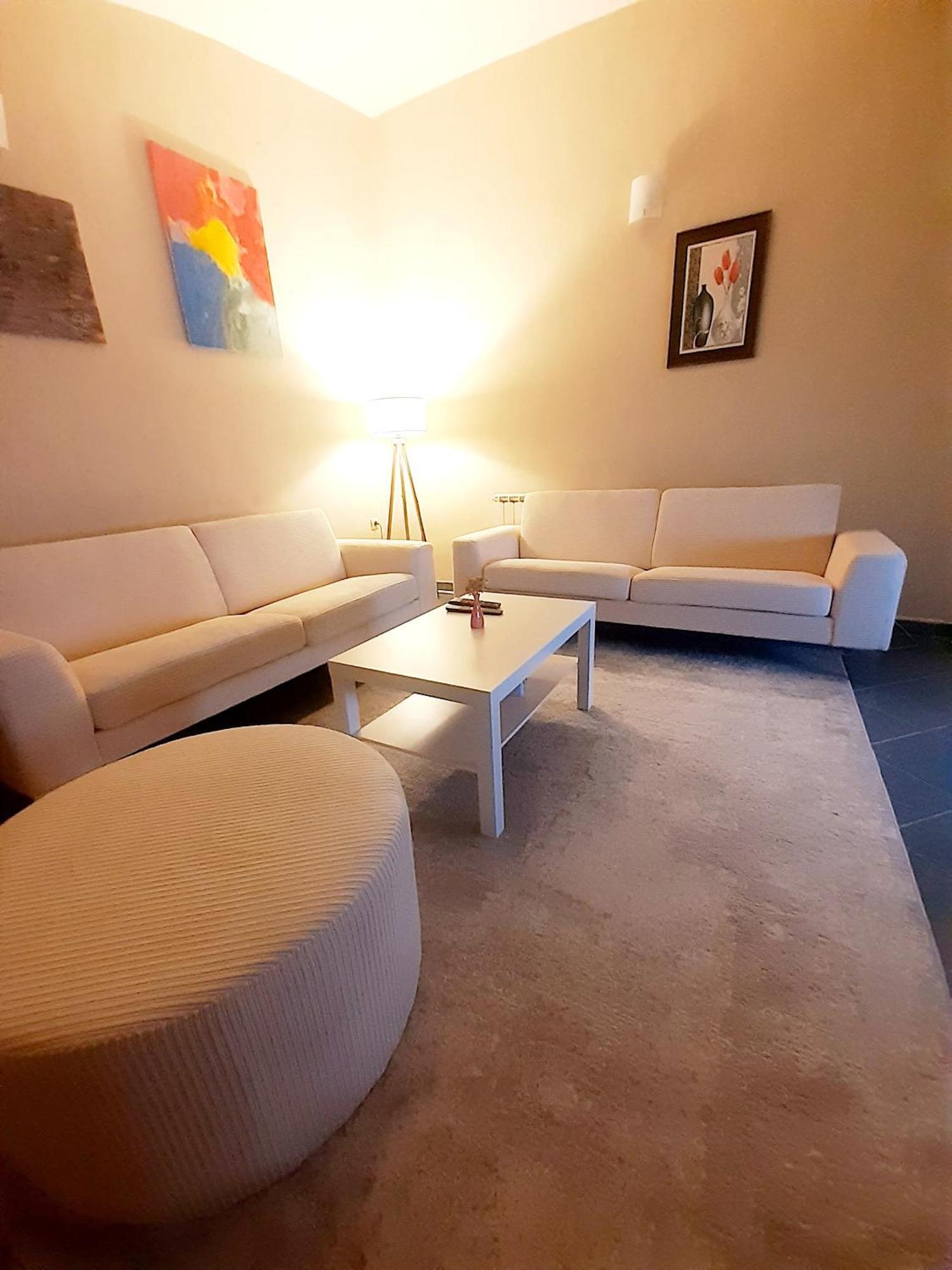 2 Bedroom Centre Apartment พอดโกริกา ภายนอก รูปภาพ