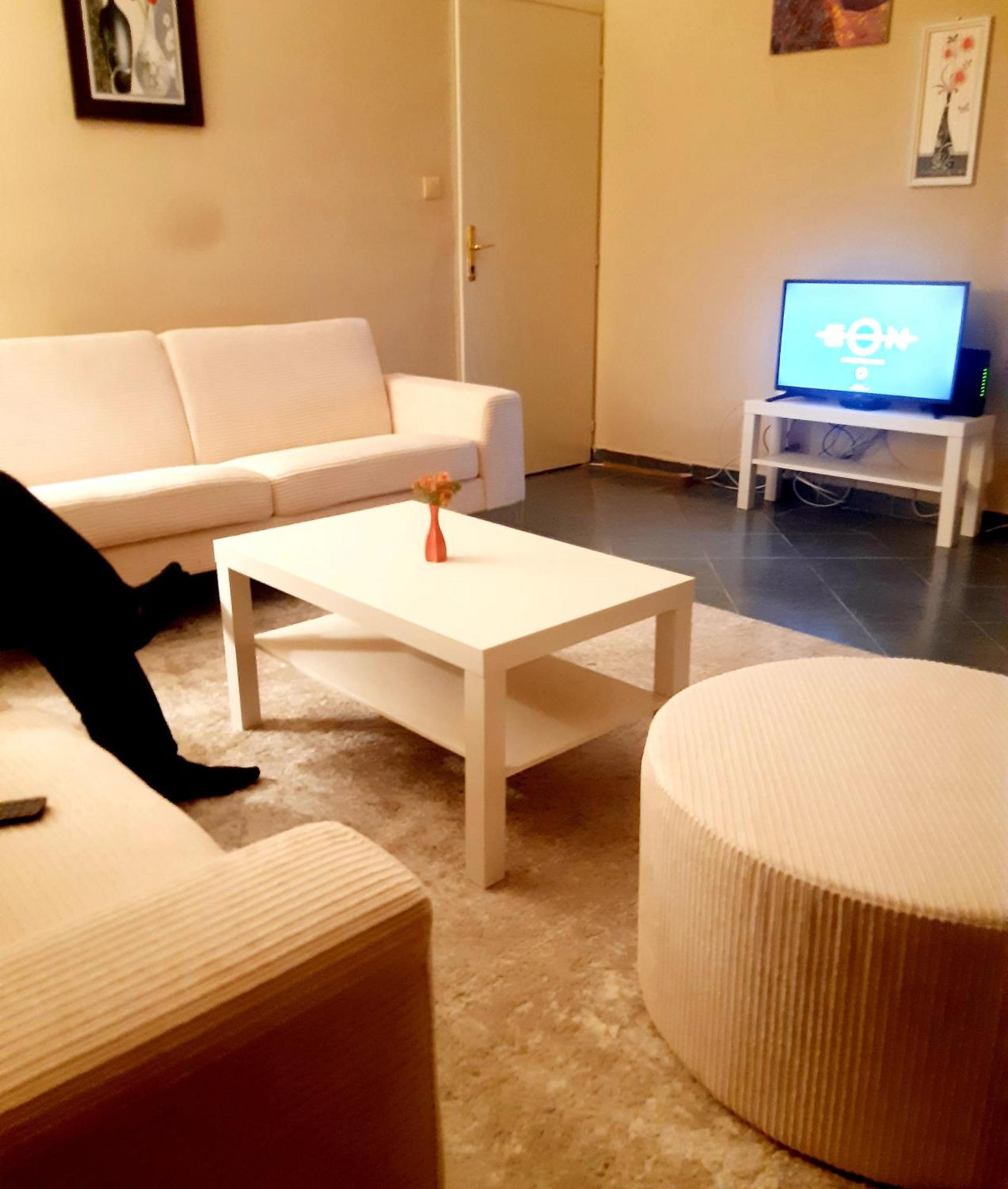 2 Bedroom Centre Apartment พอดโกริกา ภายนอก รูปภาพ